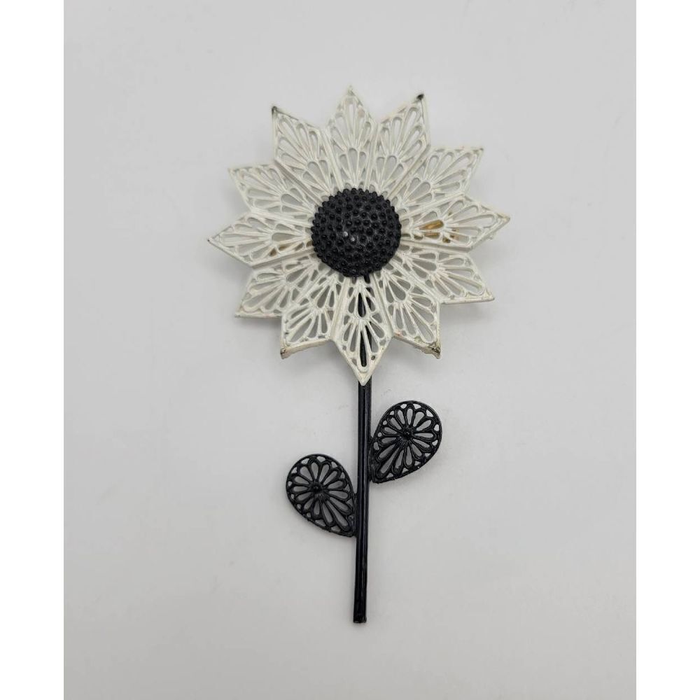 1960's Large Groovy Mod Black and White Daisy Flower Brooch Pin